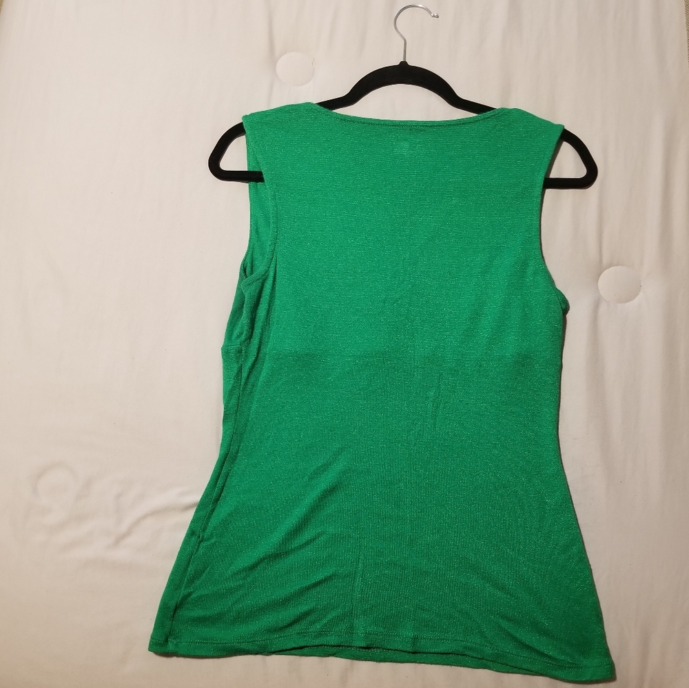 Sleeveless Basic - Picture 2 of 3